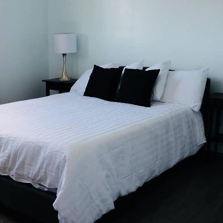 Sun Dog Manor Appartement Maple Creek Buitenkant foto