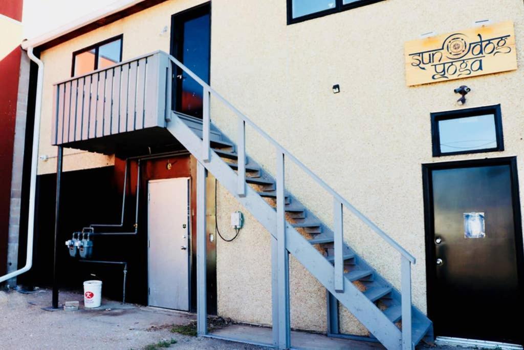 Sun Dog Manor Appartement Maple Creek Buitenkant foto